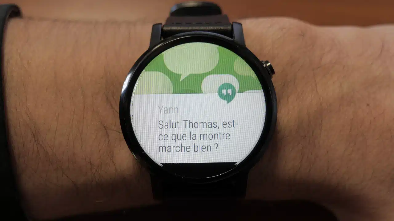 Un SMS sur la Moto 360 (2015)