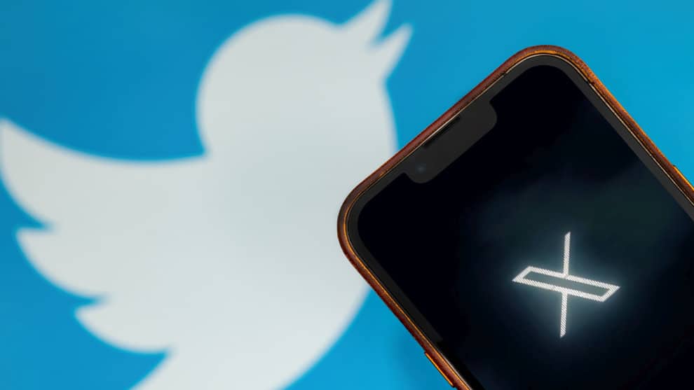 Twitter becomes X: what is behind this name change?